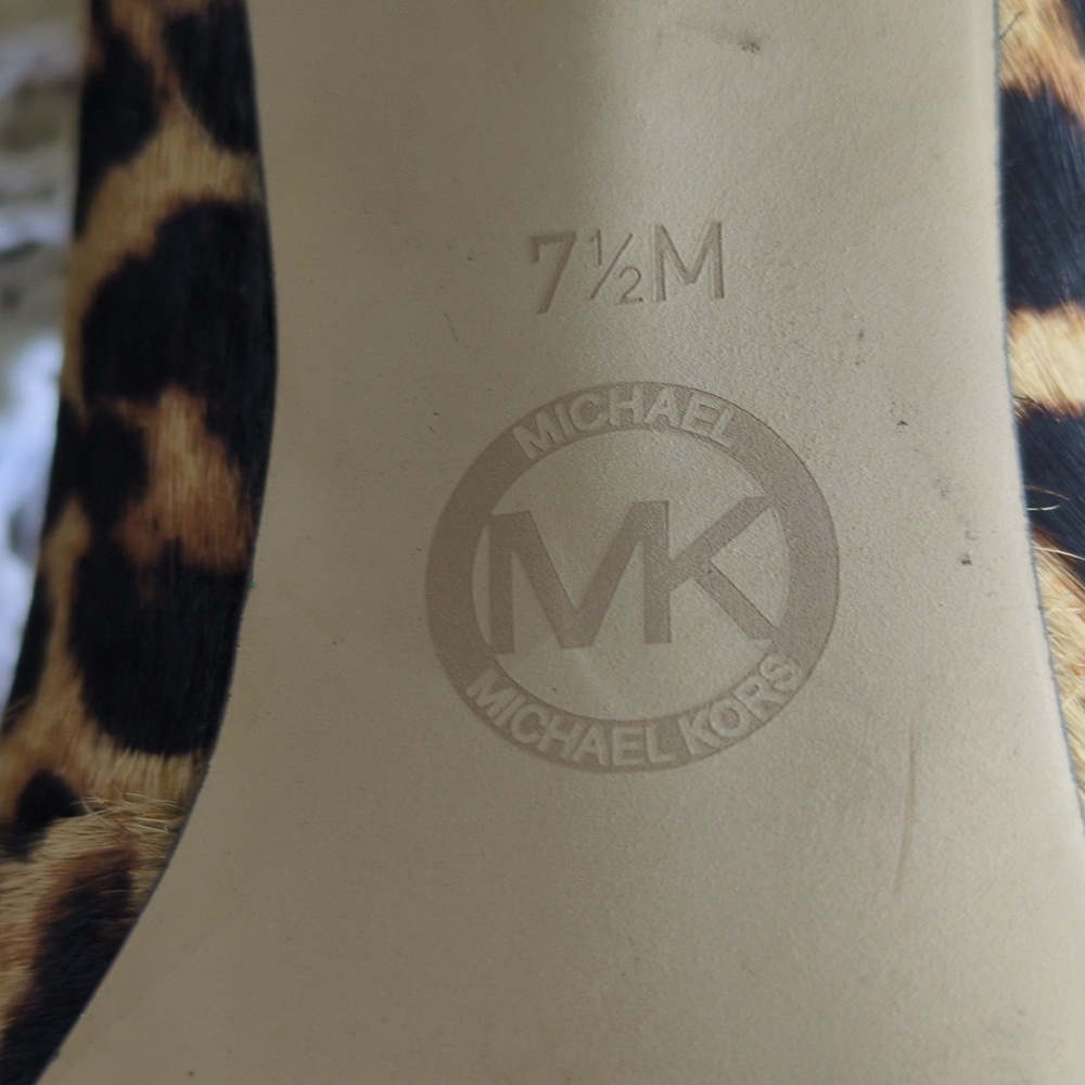 Leopard Pumps - Picture 8 of 9